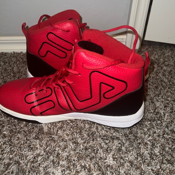 EUC M 10 Fila sneakers 👟 - Picture 11 of 11